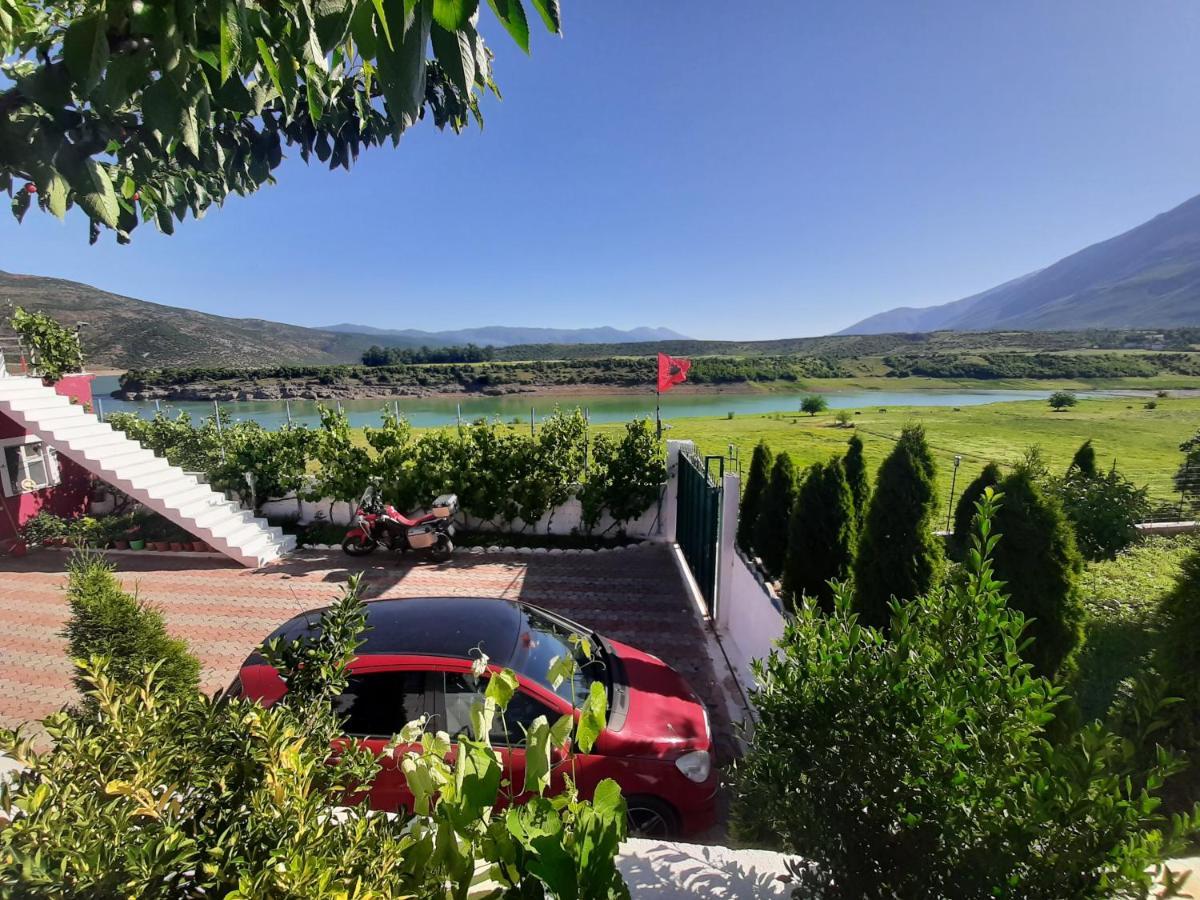 Superpanorama Guesthouse Kukes エクステリア 写真