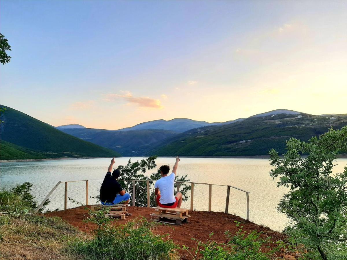 Superpanorama Guesthouse Kukes エクステリア 写真
