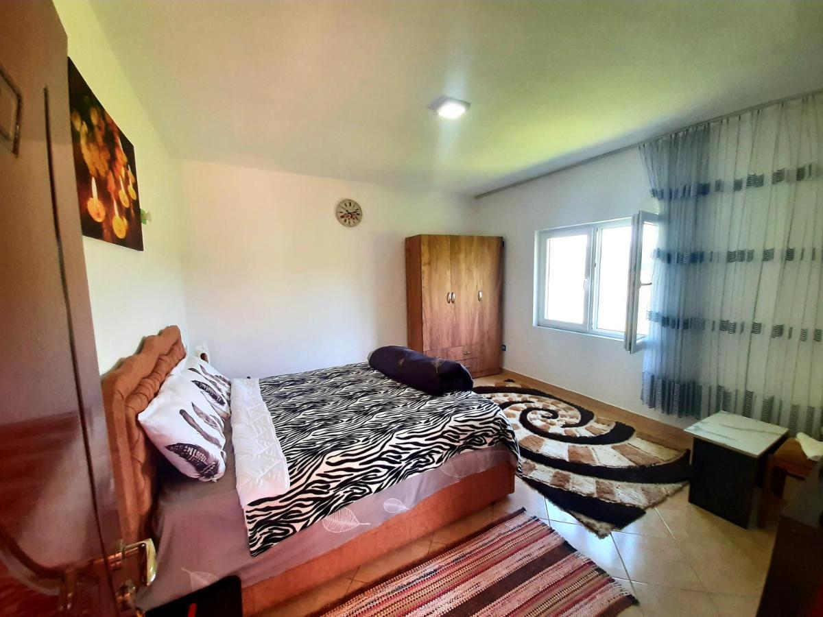 Superpanorama Guesthouse Kukes エクステリア 写真