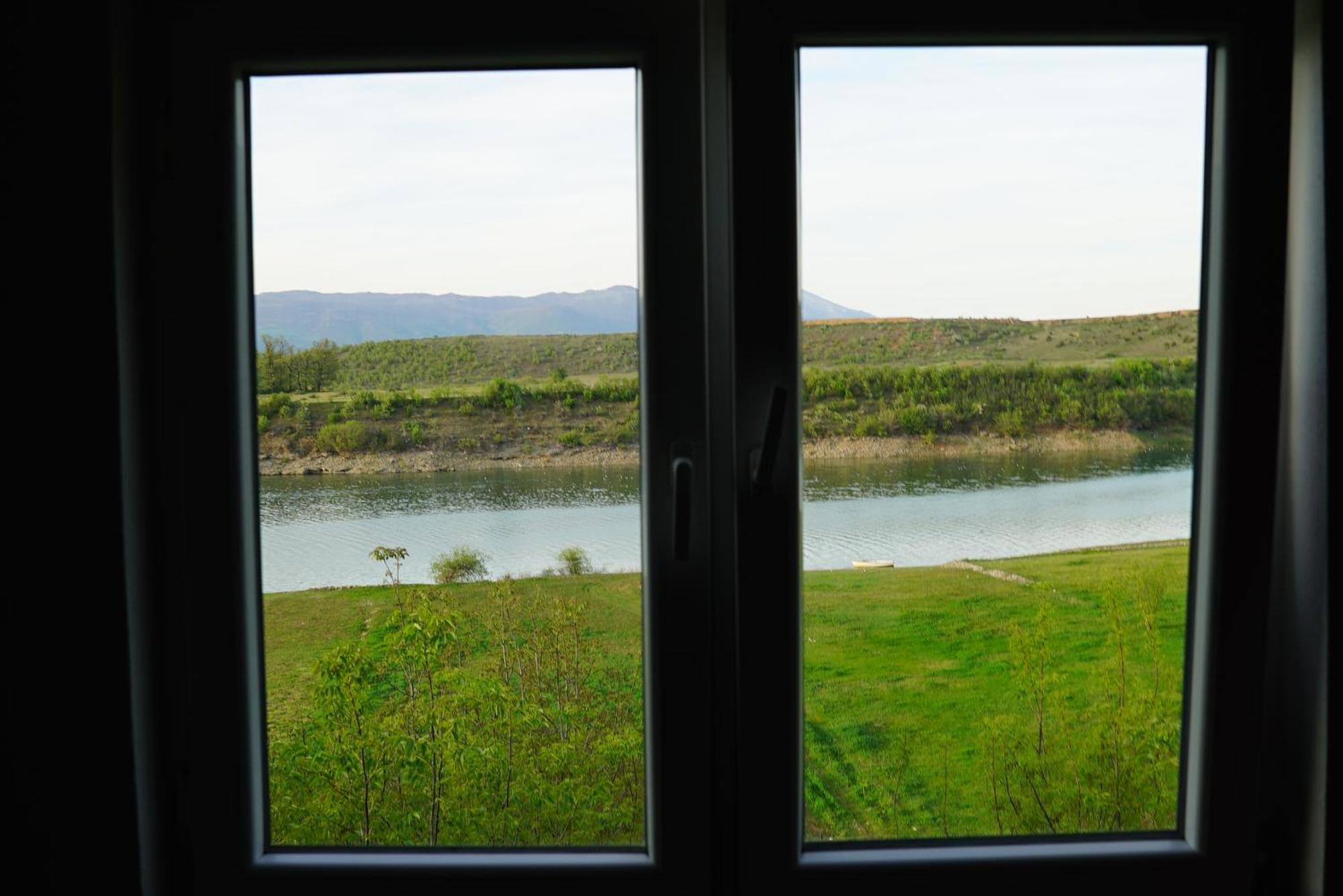 Superpanorama Guesthouse Kukes エクステリア 写真