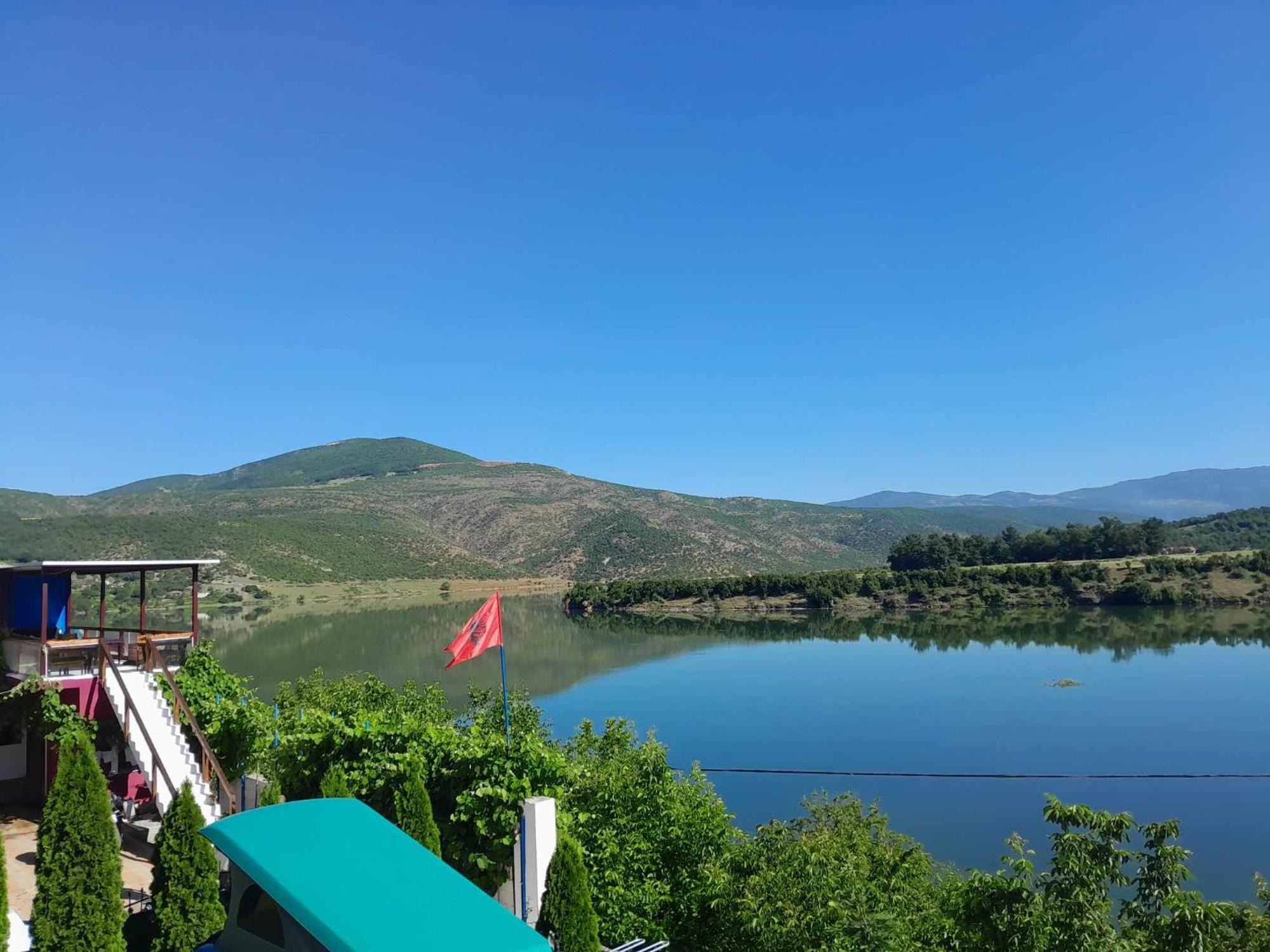 Superpanorama Guesthouse Kukes エクステリア 写真