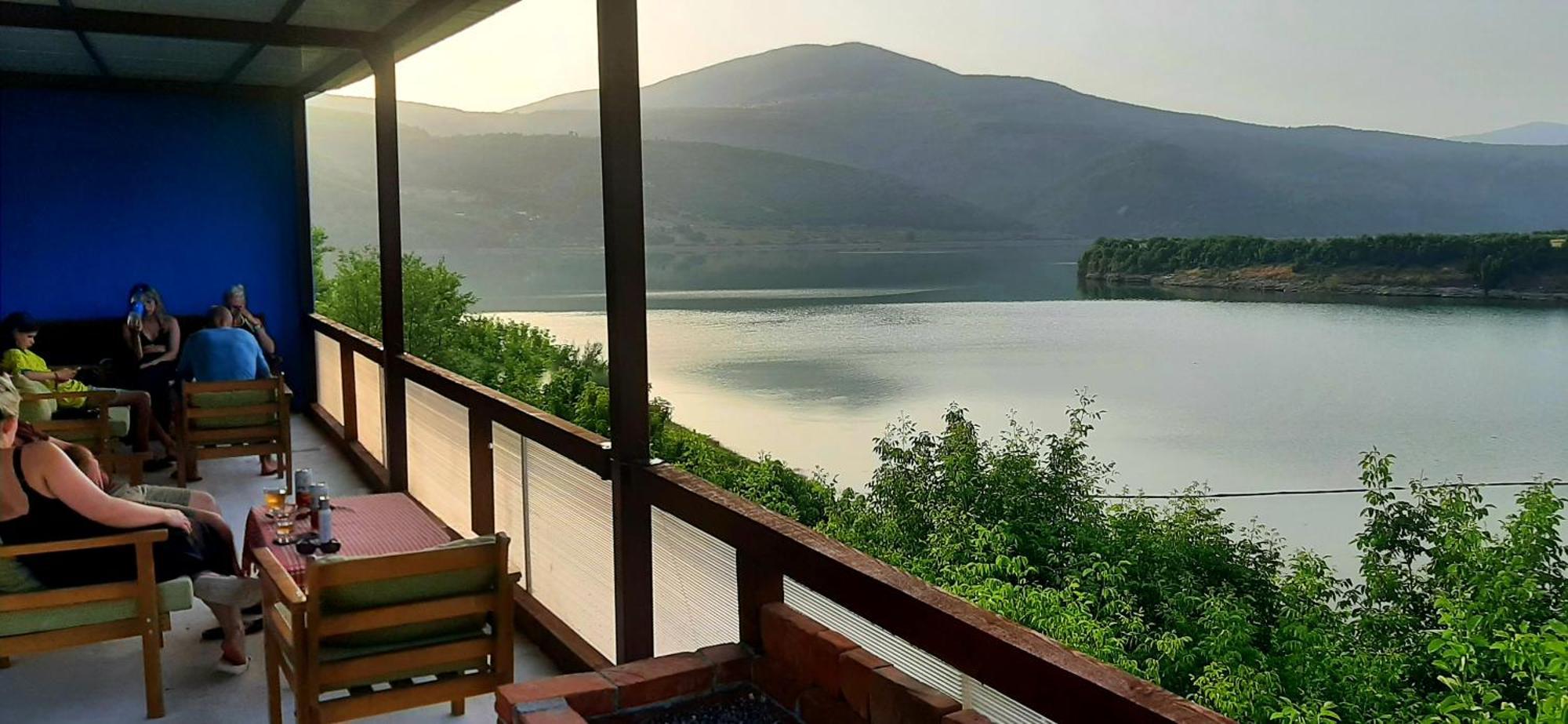 Superpanorama Guesthouse Kukes エクステリア 写真