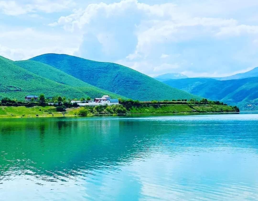 Superpanorama Guesthouse Kukes エクステリア 写真