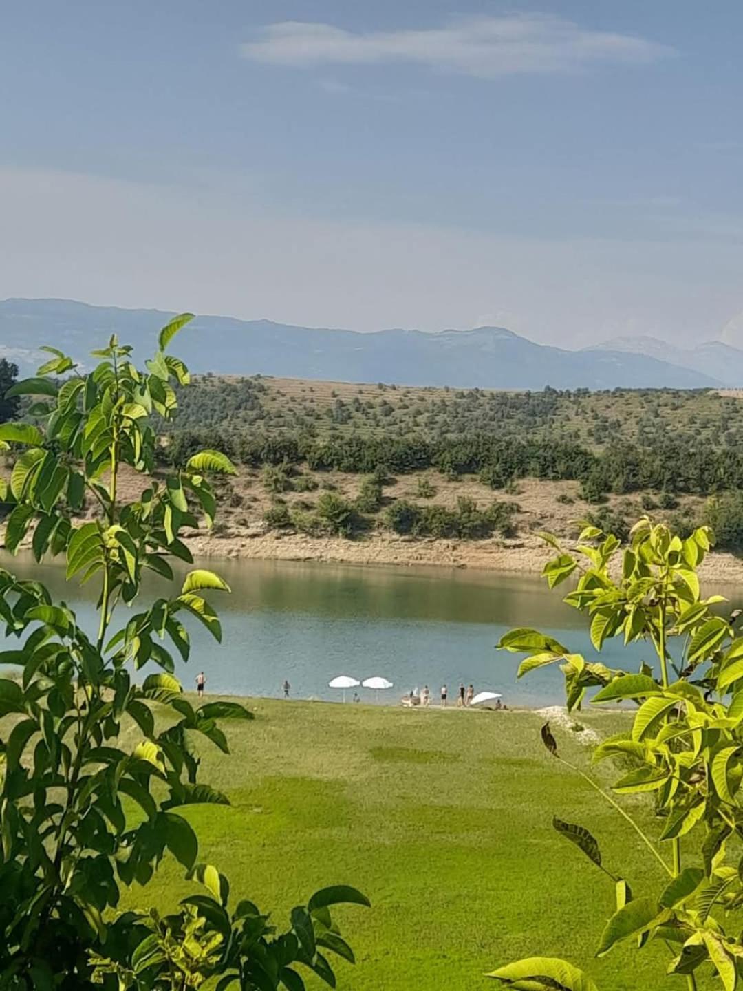 Superpanorama Guesthouse Kukes エクステリア 写真