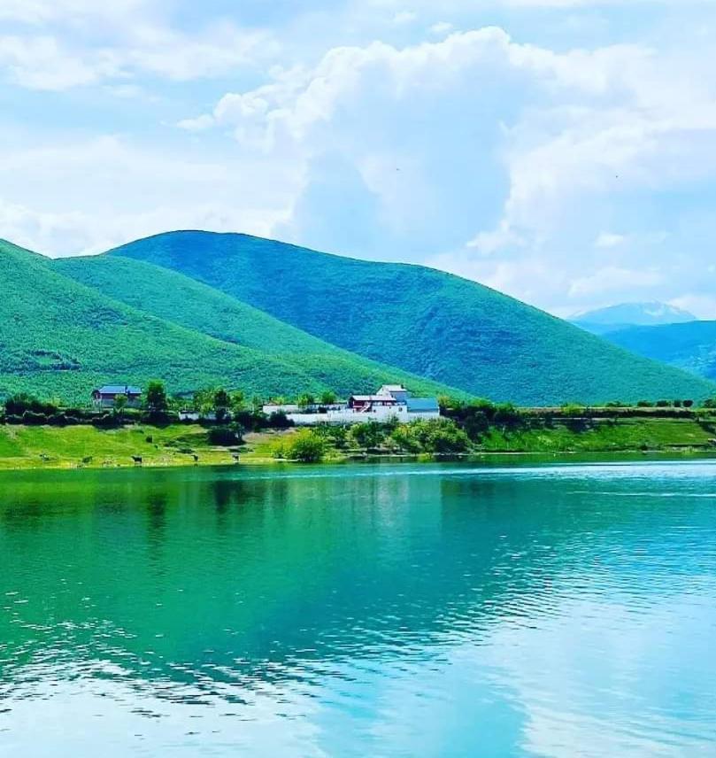 Superpanorama Guesthouse Kukes エクステリア 写真
