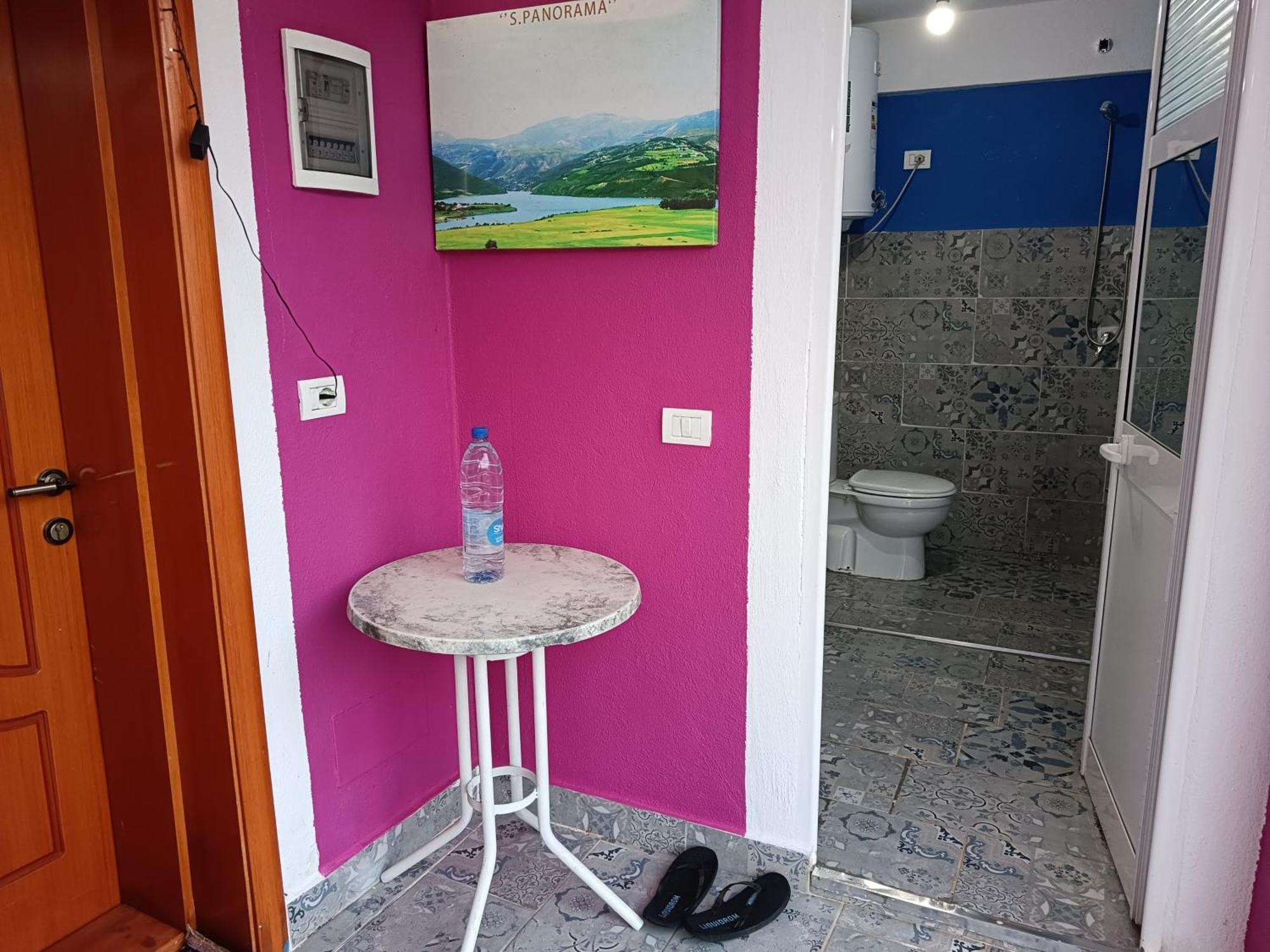 Superpanorama Guesthouse Kukes 部屋 写真